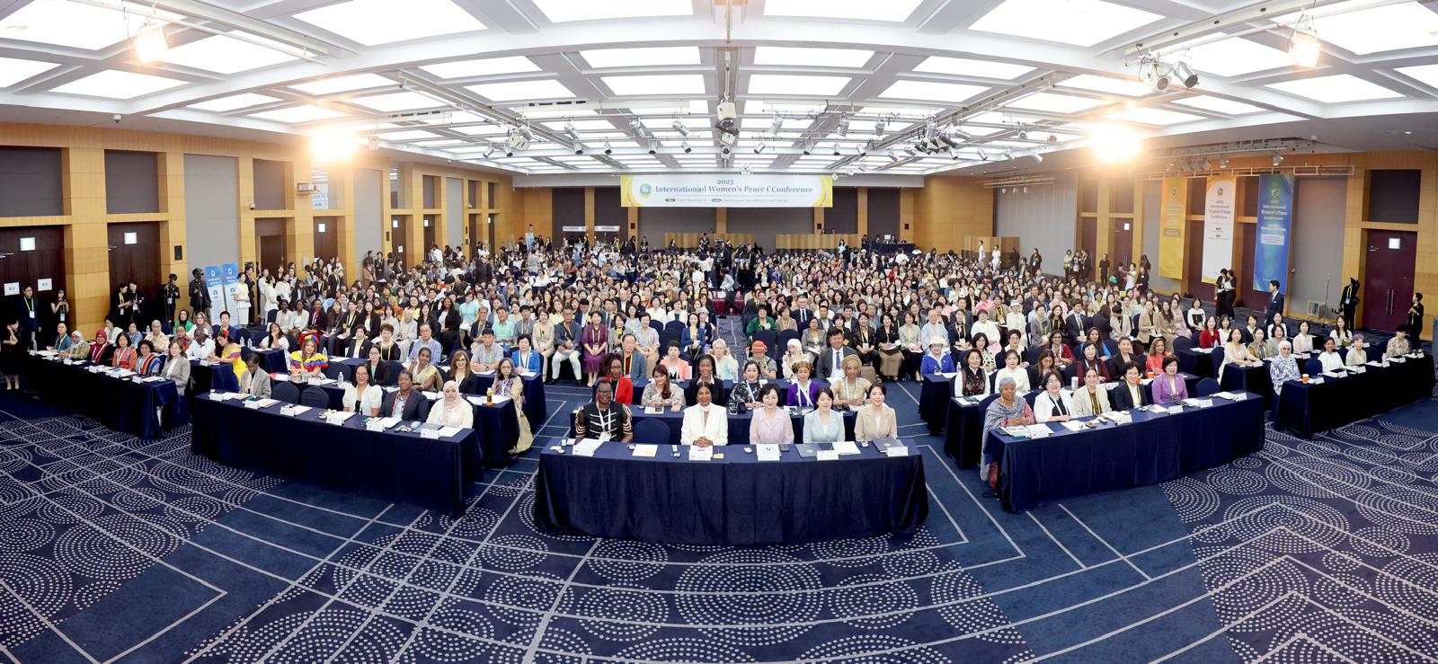 Photo; IWPG